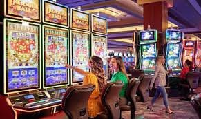 Ilustrasi permainan slot online dengan tema warna biru